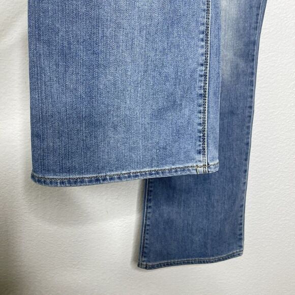 NEW Chicos Bootcut Jeans 16R 3R High Rise Flare Denim Stretch Light Wash $89 - Picture 9 of 13